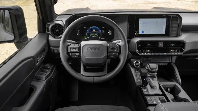 Toyota Land Cruiser - Thumbnail 2