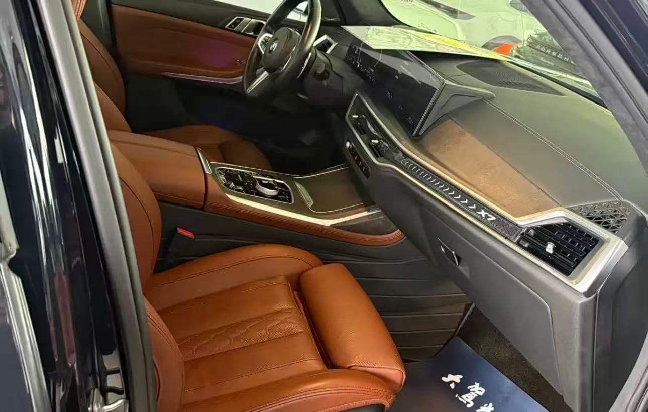 BMW X7 Xdrive40i - Thumbnail 2